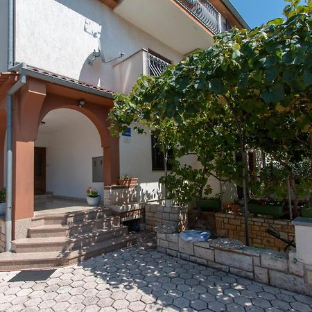 Irena'S Place A1 Ровинь Экстерьер фото