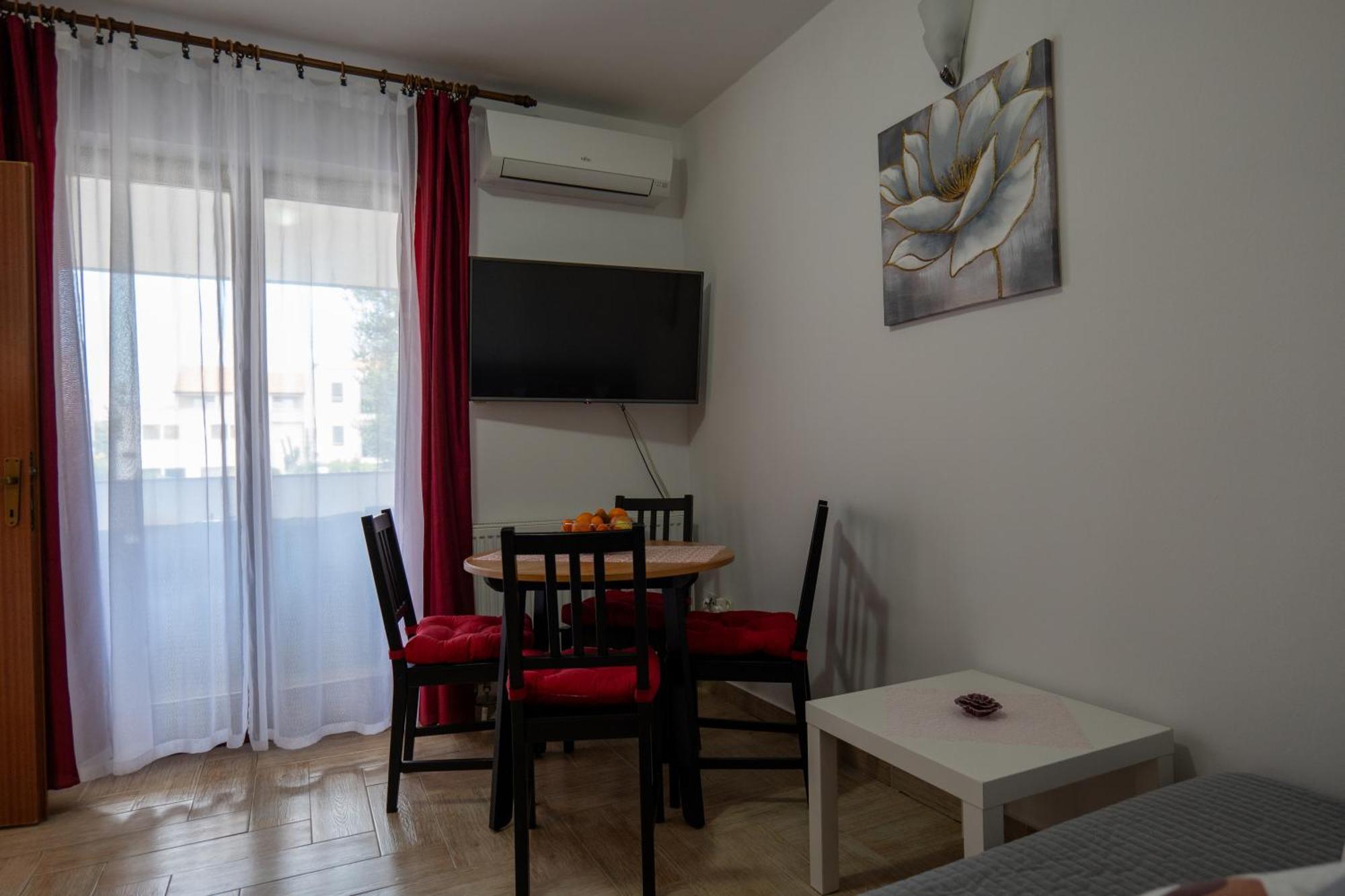 Irena'S Place A1 Ровинь Номер фото