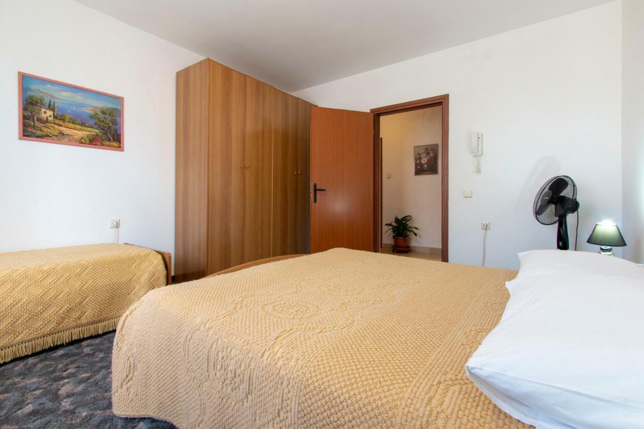 Irena'S Place A1 Ровинь Экстерьер фото